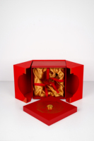 Boîte cadeau à thé rouge personnalisée en gros, double porte, en carton rigide avec estampage à chaud doré et sac fourre-tout assorti