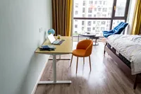 Bureau debout ergonomique au design moderne, réglable en hauteur, pour travailler assis ou debout