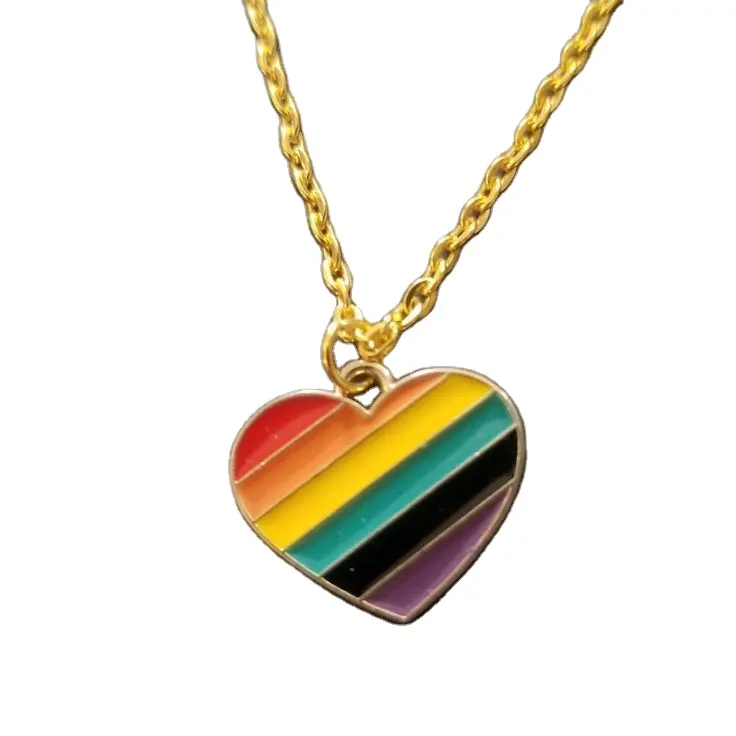 Hot Selling Custom Design Lgbt Regenboog Hartvorm Liefde Is Liefde Vergulde Charme Kerst Cadeau Metalen Hanger Ketting