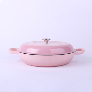 Casserole <span class=keywords><strong>en</strong></span> <span class=keywords><strong>fonte</strong></span> émaillée rose antiadhésive de 30 cm, design moderne, double poignée, compatible gaz et <span class=keywords><strong>induction</strong></span>, avec bouton <span class=keywords><strong>en</strong></span> acier inoxydable - Product Image 1