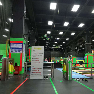 大型カスタマイズ可能PVCアドベンチャージャンプトランポリン遊び場設備子供向けパークトランポリン - Product Image 2