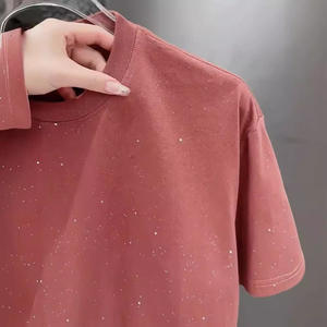 เสื้อยืดผู้ชายแขนสั้นสไตล์ลำลองสีพื้น แต่งลายปักเลื่อม ผ้าถัก ทรงหลวม ใส่ได้ทุกโอกาส รุ่นใหม่ประจำฤดูร้อน - Product Image 4