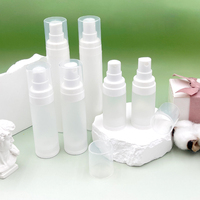 Botol Plastik PP Airless Portabel Kapasitas Kecil 15ml 30ml 50ml Dengan Pompa Lotion atau Pompa Semprot untuk Kemasan Kosmetik