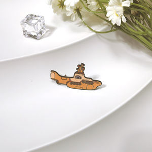 ロックバンドエナメルピン黄色スチーマー潜水艦ブローチ収集ラペルバッジ男性女性ファッションジュエリーギフト装飾バックパック帽子 - Product Image 2