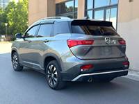 BAOJUN 530 1.5T Automatique SUV 2019, voiture d'occasion pas chère avec sièges en cuir foncé, pneus R17, caméra arrière, conduite à gauche