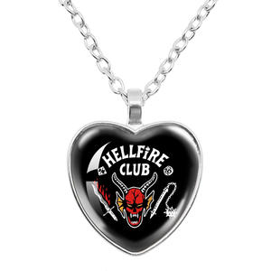 Collier Stranger Things, pendentif cœur rétro inspiré de la série web américaine à succès - Product Image 6