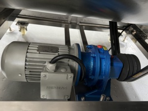 Nueva condición PLC Core Bearing Automático de alta capacidad Recubrimiento de aceite Azúcar Gummy Candy Machine para almidón Lijado Aceite de lijado - Product Image 6