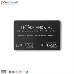 Tùy chỉnh Matte đen tại chỗ UV nhựa thẻ kinh doanh 13.56MHz NFC thẻ in ấn nổi nubmers nhựa loyals thẻ với mã QR - Product Image 2