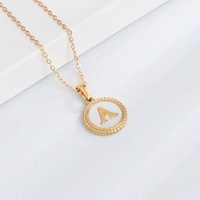 Pendentif de pièce de monnaie initiale pour femme Charm Shell 26 lettres pour collier Collier pendentif rond initial en acier inoxydable plaqué or 18 carats