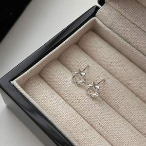 เครื่องประดับหูโลหะลายหมากรุกลายฉลุแฟชั่นทันสมัยสำหรับผู้หญิงเครื่องประดับสำหรับวันหยุดชายหาดฤดูร้อน - Product Image 5