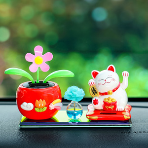 ชุดตกแต่งรถยนต์รุ่ยเจียพร้อมมาเนกิเนโกะและน้ำหอมดอกไม้สำหรับตกแต่งภายในสไตล์การ์ตูนวัสดุพลาสติก - Product Image 1