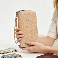 Dompet Panjang Kulit Vegan Multi-slot untuk Penggunaan Sehari-hari Logo Kustom Grosir Estetika Y2K Dompet Resleting dengan Tali Pergelangan Tangan