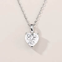 Collier pendentif en forme de cœur en cristal de glace, plaqué or, plaqué argent, plaqué rhodium, chaîne en laiton avec zircon, bijoux hip-hop