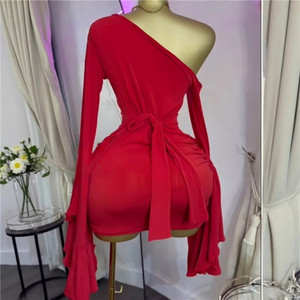 فستان حفلات مثير للنساء بياقة مائلة وتصميم ضيق لعيد الحب مع حافة غير منتظمة وأكمام طويلة - Product Image 2