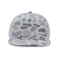 Casquette de baseball OEM personnalisée à 7 panneaux avec logo réglable, imperméable, perforations découpées au laser pour une performance optimale