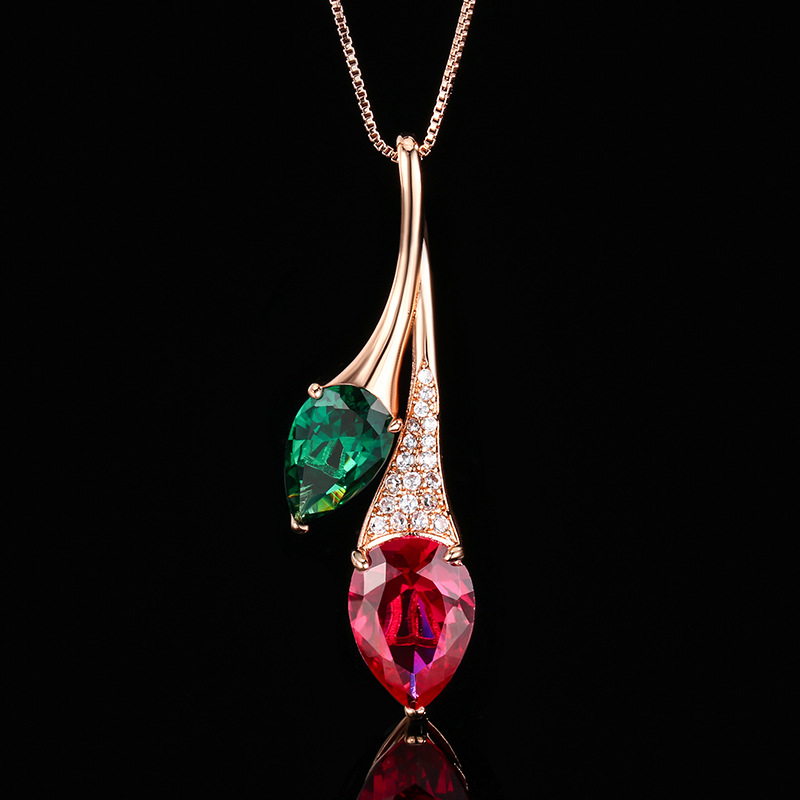 Pendentif corindon rouge + Nano vert avec chaîne