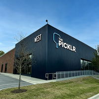 Structure de bâtiment pour terrain de pickleball intérieur, avec tribune en acier, prête à l'emploi, homologuée AISC, arène sportive
