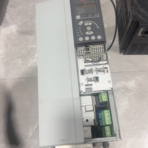 חדש מקורי 2.2kw FC-302P2K2T5E20H2 AC מנוע סרוו עבור צינור צינור המעלית מעקה מים משאבת מים מנוף - Product Image 5