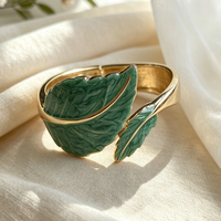 Nouveau Bracelet Femme Haut de Gamme en Cloisonné Feuille, Style Européen et Américain, Luxe Léger et Polyvalent