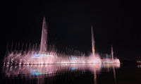 Le spectacle d’optimum a été salué pour le projet de l’île de Bagdad, en Irak: fontaines flottantes, jets d’eau de 300 mètres, chorégraphies aquatiques et grand show laser aquatique.
