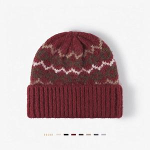 Bonnet d'hiver en tricot jacquard rayé, chaud et épais, pour femme, bonnet d'extérieur, bonnet en laine tendance - Product Image 1