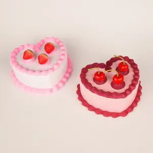 סגנון וינטג' ורוד לבן בצורת לב עוגת דובדבן מזויפת קופסת תכשיטים מראה סימולציה עוגת תותים קישוט קרם פלסטיק