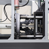 Hoge kwaliteit 2-cavity semi-automatische machine voor waterdranken, frisdranken, fruitsappen, PLC-besturing, PET-motor, 650-950 BPH, 8kW, 3000ml