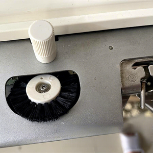 อุปกรณ์เสริมเครื่องถักไหมพรมยี่ห้อ <span class=keywords><strong>Yindi</strong></span> รุ่น SK270 SK280 SK840 แปรงลายนูน (2 ชิ้น) ไม่มีการรับประกัน - Product Image 5