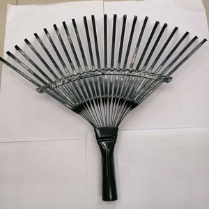 Râteau de jardin en plastique et bois pour feuilles et herbe, avec tête en bois et largeur totale de 43 cm - Product Image 3