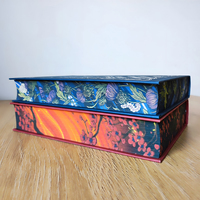 Luxuriöses Kartonbuch mit Kantenlackierung, Hardcover, A5, Edelpapier, Geprägtes Design, Fadenheftung