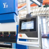 Presse plieuse hydraulique CNC à 6 axes de 110 tonnes avec contrôleur DELEM DA66T pour le pliage de tôles