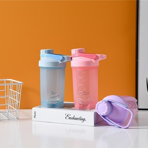 Bouteilles shaker pour protéines 500/700 ml avec poignée, sans BPA, avec boule mélangeuse pour les shakes protéinés et les pré-entraînements - Product Image 3