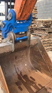 Coupleur hydraulique à dégagement rapide GJEM à double verrouillage avec composant central du moteur pour excavatrice de 1,5T à 4T - Product Image 4