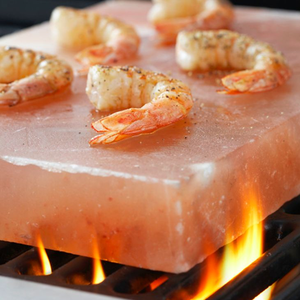 Placa de Sal del Himalaya Resistente al Calor para Asar, 12x8x1.5 Pulgadas, Superficie Antiadherente para una Crosta Perfecta en los Filetes, Certificación HACCP - Product Image 1