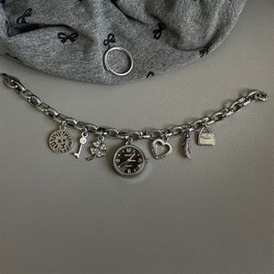 Reloj de Pulsera Coreano Impermeable con Dijes Pequeños y Delicados, en Tono Dorado, con Movimiento de Cuarzo, para Uso Diario Informal de Mujer - Product Image 6