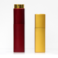 Atomiseur de parfum carré de taille de voyage avec logo personnalisé bouteille rechargeable de parfum en aluminium de 8ml pour parfum