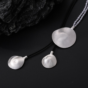 Nuova collana di <span class=keywords><strong>perle</strong></span> rotonde geometriche irregolari in metallo <span class=keywords><strong>collare</strong></span> in pelle nera collana regalo gioielli Casual da <span class=keywords><strong>donna</strong></span> - Product Image 6