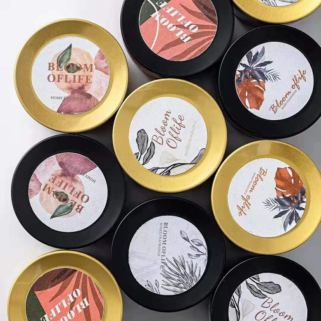 La sucrerie faite sur commande d'anniversaire a flairé Tin Candles des bidons de 6 onces avec des couvercles 2