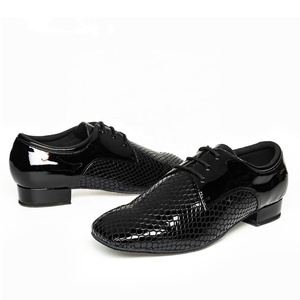 Zapatos <span class=keywords><strong>de</strong></span> Baile Latinos <span class=keywords><strong>de</strong></span> <span class=keywords><strong>Salsa</strong></span> <span class=keywords><strong>de</strong></span> Charol Negro Cómodos para Hombre, Zapatos <span class=keywords><strong>de</strong></span> Baile con Tacón <span class=keywords><strong>de</strong></span> 4.5-13.5 cm - Product Image 3