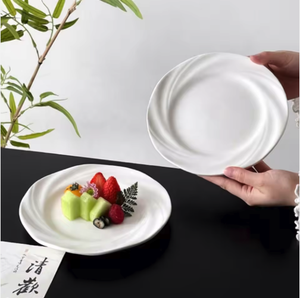 จานเซรามิกพอร์ซเลนสำหรับอาหารค่ำ ใช้กับไมโครเวฟและเครื่องล้างจานได้ ดีไซน์มินิมอลเคลือบเงา สไตล์โมเดิร์น สีขาวบริสุทธิ์ เหมาะสำหรับโรงแรมระดับไฮเอนด์ - Product Image 3