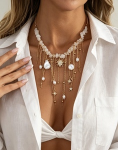Collana di Perle con Frange di Cristallo Rosa Stile Lusso Geometrico Trendy, con Stella a Otto Petali e Diamanti, Catena a Spina di Pesce, per Abbigliamento da Spiaggia - Product Image 1