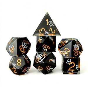 Juego de Dados DND con Diseño de Halloween en Blanco, 7 Piezas, Dados Poliédricos de Resina con Bordes Afilados para Dungeons & Dragons <span class=keywords><strong>RPG</strong></span> - Product Image 1