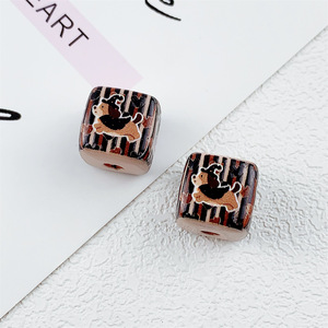 ลูกปัดอะคริลิคทรงสี่เหลี่ยมลายลูกสุนัขไส้กรอกน่ารัก ขนาด 14 มม. สีกาแฟ - Product Image 2