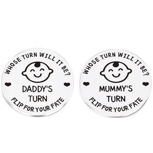 Coin Flip Game Decisión Quién cuida a los bebés Niños Regalos divertidos de mordaza Esperando Madre Padre - Product Image 4