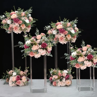Support à gâteau moderne pliable en acrylique transparent, type guide de table de mariage, avec pilier carré ajouré, pour présentation en vitrine et événements, pour augmenter la hauteur