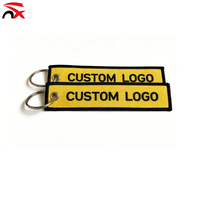 Étiquette de porte-clés personnalisée double face en métal portable avec anneau d'ouverture, étiquette de bagage tissée et brodée avec logo