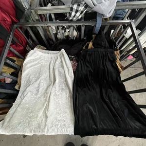 Vêtements en <span class=keywords><strong>velours</strong></span> d'occasion, vêtements de seconde main, vêtements en <span class=keywords><strong>velours</strong></span> mixtes en vrac, hauts, pantalons, robes, vêtements - Product Image 2