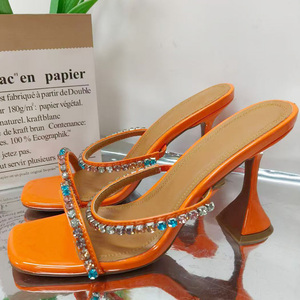 Sandales à talons hauts pour femmes, personnalisables en couleurs, à bout carré ouvert, avec diamants colorés, double brides, en satin sur mules - Product Image 3