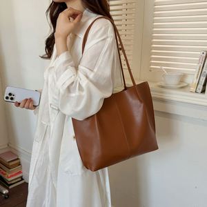 2 Piece PU Leather Tote Bag Set Women <b>Large</b> Capacity Shoulder <b>Handbag</b> with Pouch Custom Wholesale - Product Image 3
