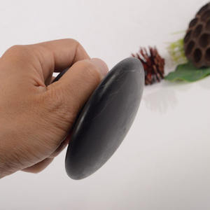 Meistverkaufter Schwarzer Pilz-Gua-Sha-Massagestein mit Natürlichem Rosenquarz für Gesichts- und Körpereinsatz Faltenentfernung & <span class=keywords><strong>SPA</strong></span>-<span class=keywords><strong>Massage</strong></span> - Product Image 3